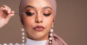 Cara Memilih Makeup Aman untuk Ibu Hamil